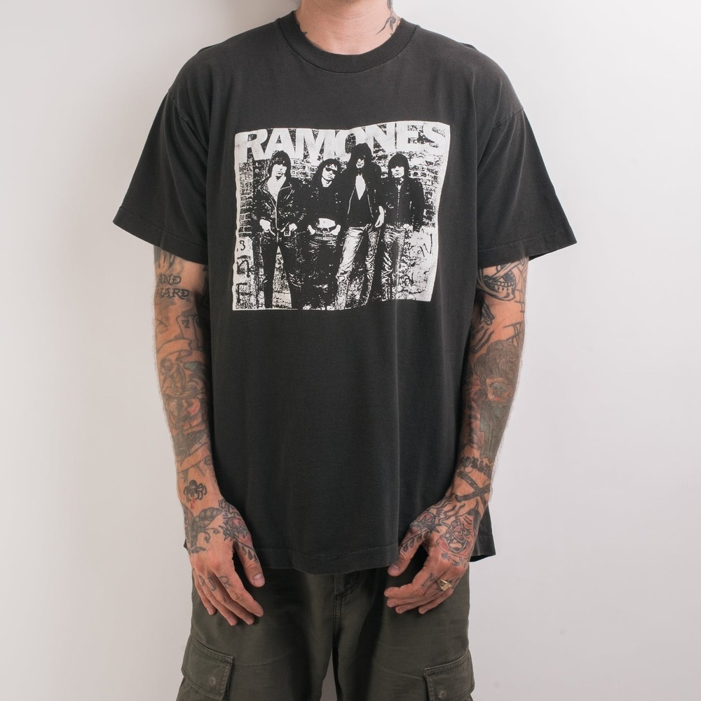 Retro 90_s Ramones T-Shirt